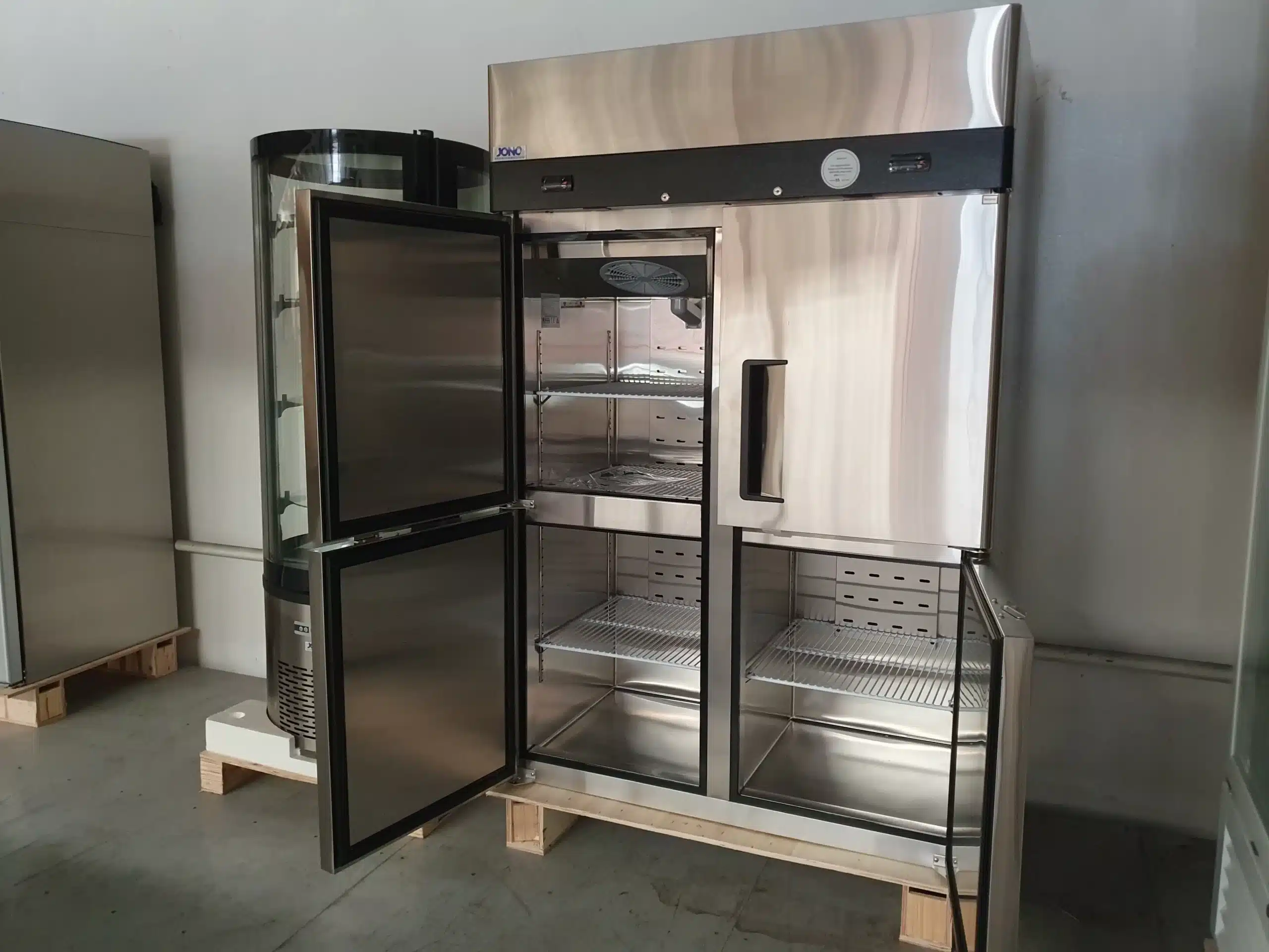 Commercial Dual Temperature Storage Fridge Freezer - Four Half Doors Stainless Steel Upright - 900 Litre - Image 5